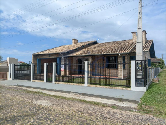 Casa com 3 Quartos à Venda, 172 m² em Bela Torres - Passo De Torres