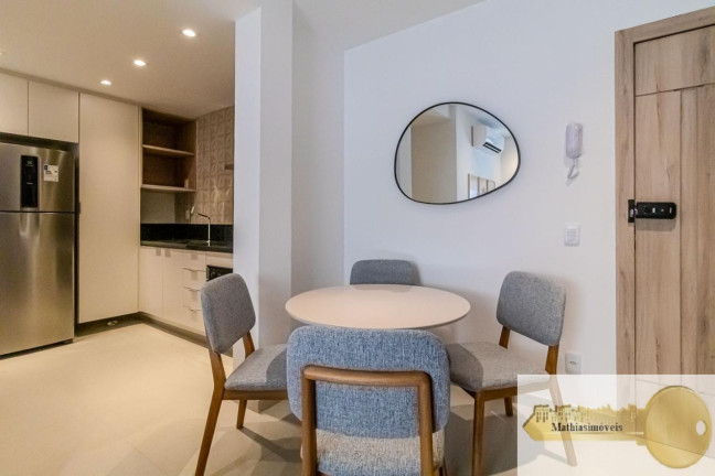 Imagem Apartamento com 2 Quartos à Venda, 68 m² em Copacabana - Rio De Janeiro Imagem Apartamento com 2 Quartos à Venda, 68 m² em Copacabana - Rio De Janeiro