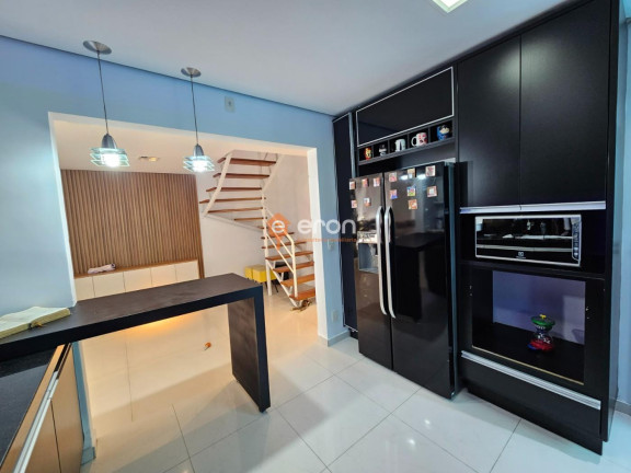 Imagem Casa com 3 Quartos à Venda, 180 m²