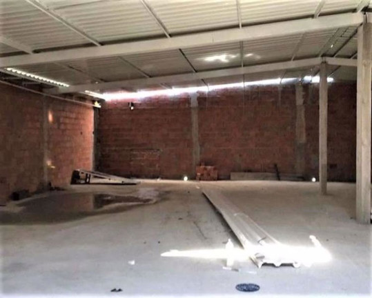 Imagem Sala Comercial à Venda ou Locação, em Parque São George - Cotia Imagem Sala Comercial à Venda ou Locação, em Parque São George - Cotia