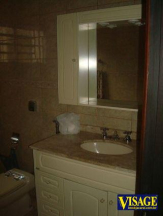 Imagem Casa com 2 Quartos à Venda, 500 m² em Centro - Jacareí Imagem Casa com 2 Quartos à Venda, 500 m² em Centro - Jacareí