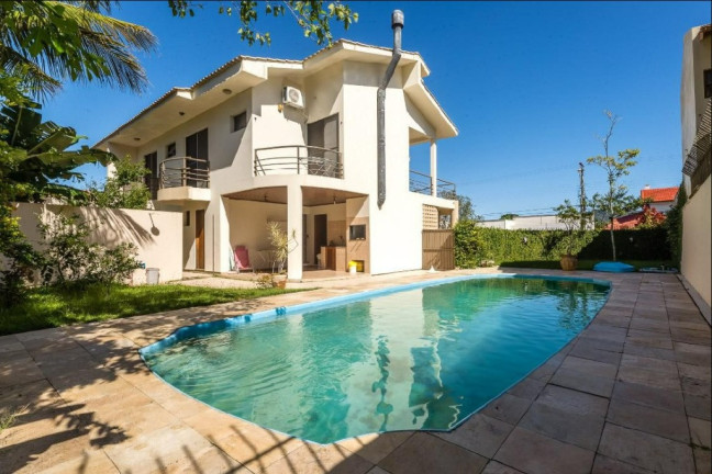 Casa com 5 Quartos à Venda, 330 m² em Itacorubi - Florianópolis