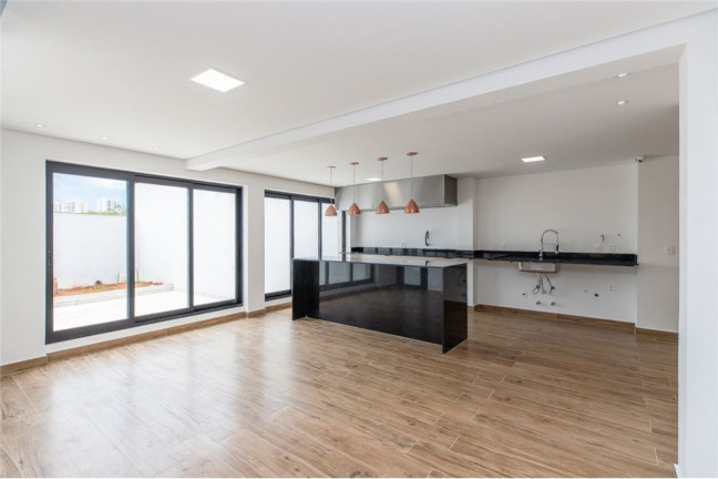 Casa com 3 Quartos à Venda, 234 m² em Vila Monumento - São Paulo