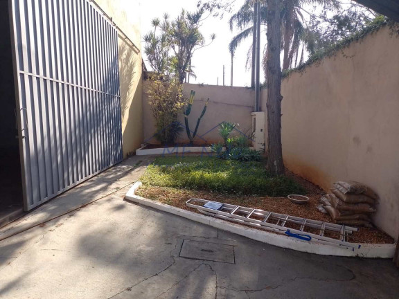 Imóvel Comercial à Venda, 800 m² em Cidade Jardim - Pirassununga