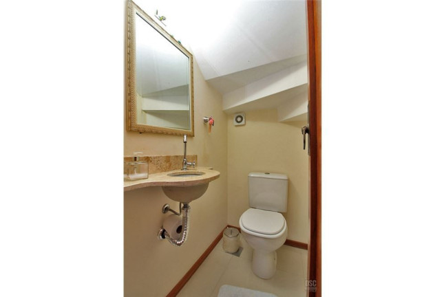 Imagem Casa com 3 Quartos à Venda, em Guarujá - Porto Alegre Imagem Casa com 3 Quartos à Venda, em Guarujá - Porto Alegre