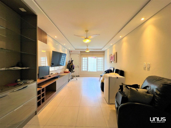 Imagem Casa com 3 Quartos à Venda, em Estreito - Florianópolis Imagem Casa com 3 Quartos à Venda, em Estreito - Florianópolis
