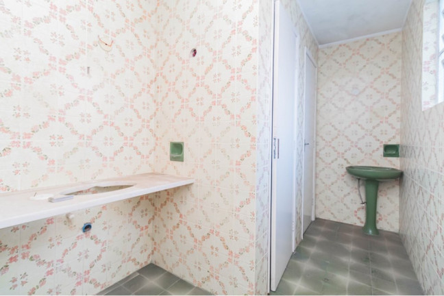 Imagem Casa com 6 Quartos à Venda, 190 m² em Santana - Porto Alegre Imagem Casa com 6 Quartos à Venda, 190 m² em Santana - Porto Alegre