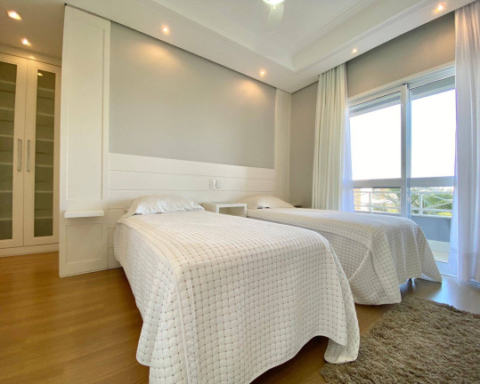 Imagem Casa com 4 Quartos à Venda, em Capão Da Canoa Imagem Casa com 4 Quartos à Venda, em Capão Da Canoa