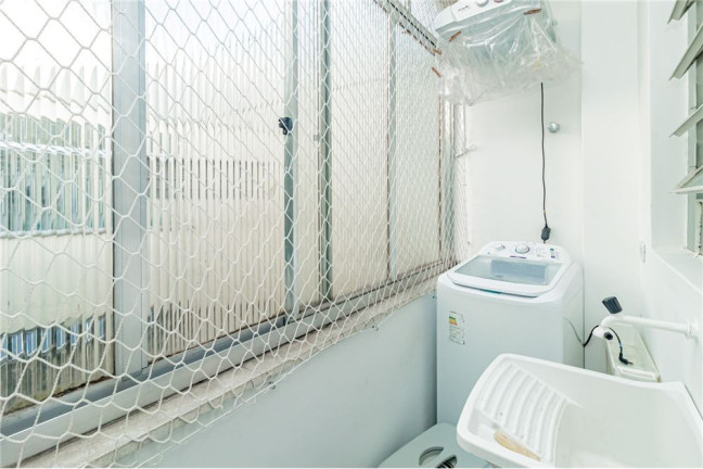 Imagem Imóvel com 2 Quartos à Venda, em São João - Porto Alegre Imagem Imóvel com 2 Quartos à Venda, em São João - Porto Alegre