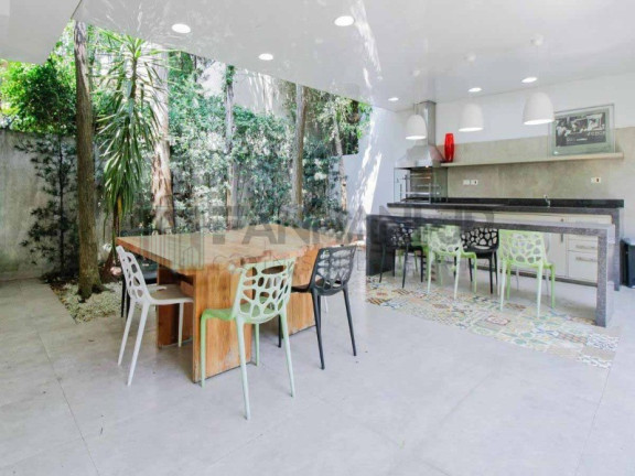 Imagem Casa com 3 Quartos à Venda, 334 m² em Jardim Europa - São Paulo