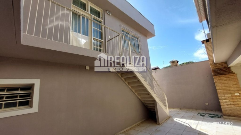 Imagem Sobrado com 4 Quartos para Alugar, 300 m² em Jardim Induberaba - Uberaba Imagem Sobrado com 4 Quartos para Alugar, 300 m² em Jardim Induberaba - Uberaba