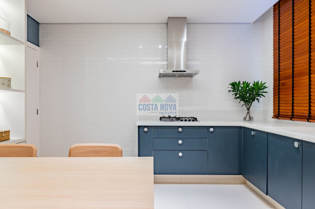 Imagem Apartamento com 4 Quartos à Venda, 234 m²