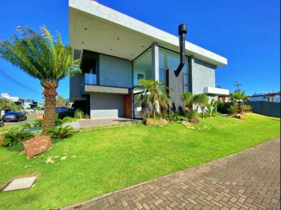 Casa com 4 Quartos à Venda, 250 m² em Xangri-lá