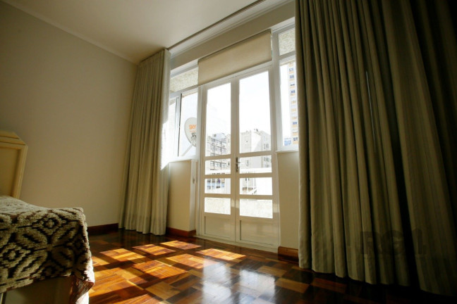 Imagem Apartamento com 3 Quartos à Venda, 128 m² em Centro Histórico - Porto Alegre Imagem Apartamento com 3 Quartos à Venda, 128 m² em Centro Histórico - Porto Alegre