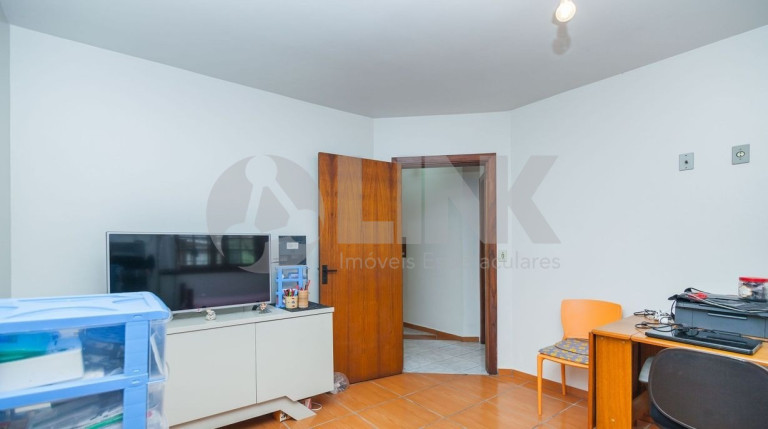 Imagem Casa com 5 Quartos à Venda, 268 m² em Higienópolis - Porto Alegre Imagem Casa com 5 Quartos à Venda, 268 m² em Higienópolis - Porto Alegre