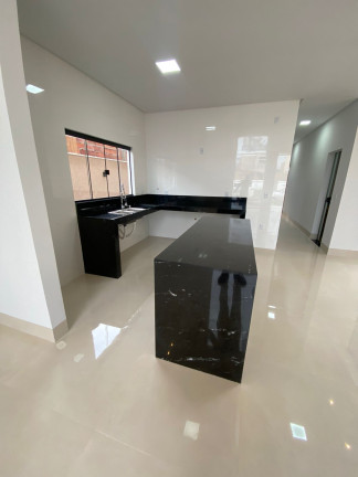 Imagem Imóvel com 
            	3             Quartos à Venda, 158 m² em 
            	Jardins Bolonha             - 
            	Senador Canedo            