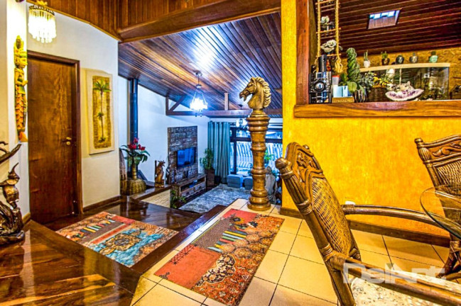 Imagem Casa com 3 Quartos à Venda, 310 m² em São Braz - Curitiba Imagem Casa com 3 Quartos à Venda, 310 m² em São Braz - Curitiba