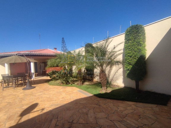 Imagem Casa com 3 Quartos à Venda, 240 m² em Vila Rodrigues Alves - Botucatu Imagem Casa com 3 Quartos à Venda, 240 m² em Vila Rodrigues Alves - Botucatu