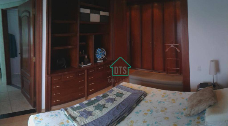 Imagem Casa com 3 Quartos à Venda, 426 m² em Vila Ré - São Paulo