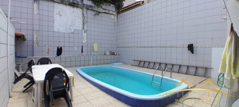 Imagem Casa com 4 Quartos à Venda, 250 m² em Lagoa Nova - Natal