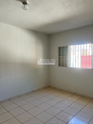 Imagem Casa com 2 Quartos à Venda, 250 m² em Fabrício - Uberaba Imagem Casa com 2 Quartos à Venda, 250 m² em Fabrício - Uberaba