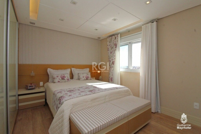 Imagem Cobertura com 1 Quarto à Venda, 150 m² em São João - Porto Alegre Imagem Cobertura com 1 Quarto à Venda, 150 m² em São João - Porto Alegre