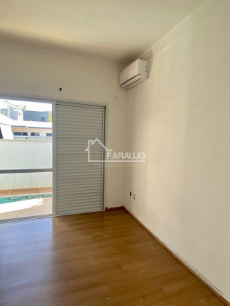 Imagem Imóvel com 3 Quartos à Venda, 187 m² em Chácaras Reunidas São Jorge - Sorocaba Imagem Imóvel com 3 Quartos à Venda, 187 m² em Chácaras Reunidas São Jorge - Sorocaba