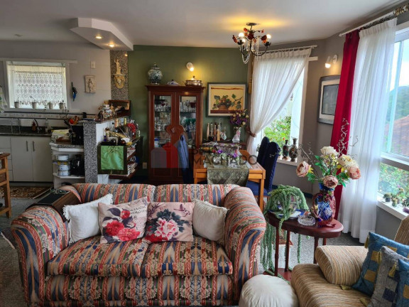 Imagem Casa com 3 Quartos à Venda, 182 m² em Albuquerque - Teresópolis