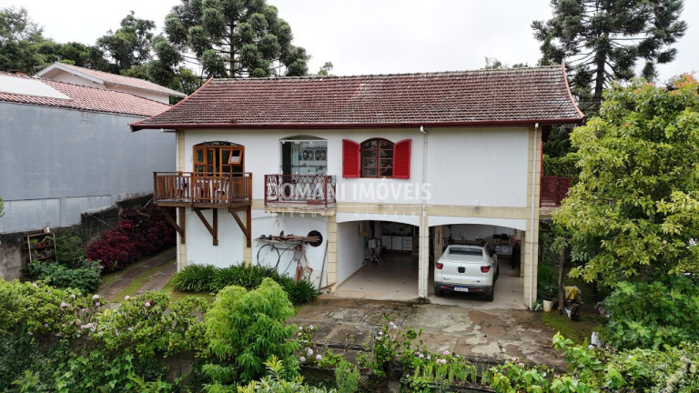 Imagem Casa com 4 Quartos à Venda, 248 m² em Região Da Abernéssia - Campos Do Jordão