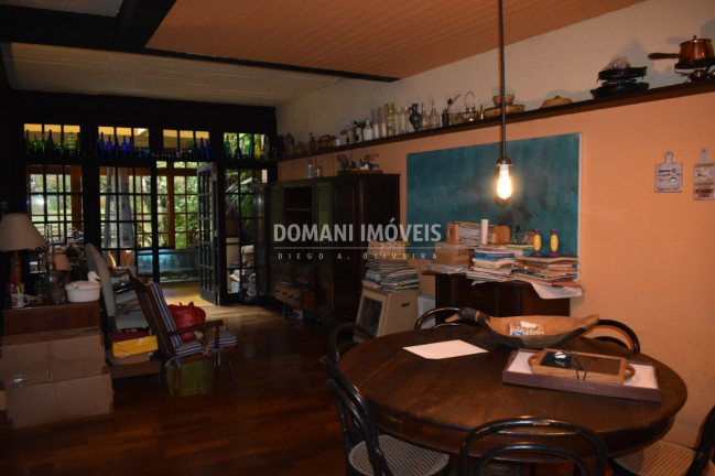 Imagem Casa com 4 Quartos à Venda, 410 m² em Região Do Toriba - Campos Do Jordão Imagem Casa com 4 Quartos à Venda, 410 m² em Região Do Toriba - Campos Do Jordão