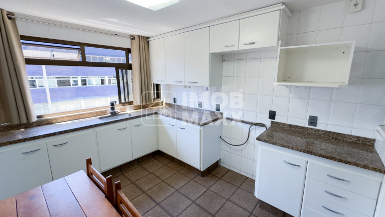 Imagem Apartamento com 3 Quartos à Venda, 120 m² em Asa Sul - Brasília Imagem Apartamento com 3 Quartos à Venda, 120 m² em Asa Sul - Brasília