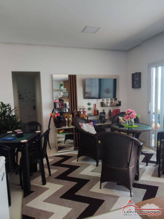 Imagem Casa com 2 Quartos à Venda, 240 m² em Centro - Jacareí Imagem Casa com 2 Quartos à Venda, 240 m² em Centro - Jacareí