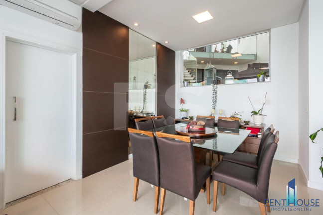 Imagem Casa com 5 Quartos à Venda, 850 m² em Praia Do Estaleirinho - Balneário Camboriú Imagem Casa com 5 Quartos à Venda, 850 m² em Praia Do Estaleirinho - Balneário Camboriú