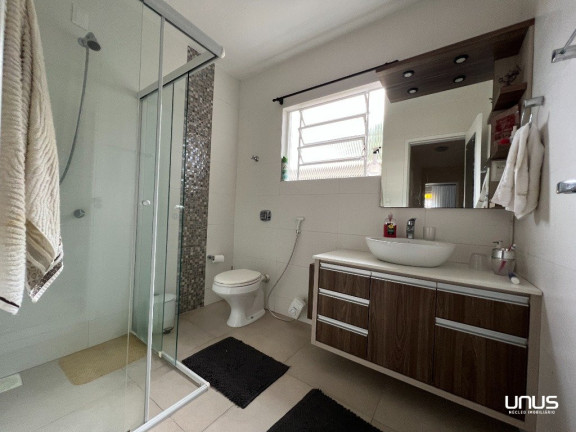 Imagem Casa com 3 Quartos à Venda, em Estreito - Florianópolis Imagem Casa com 3 Quartos à Venda, em Estreito - Florianópolis