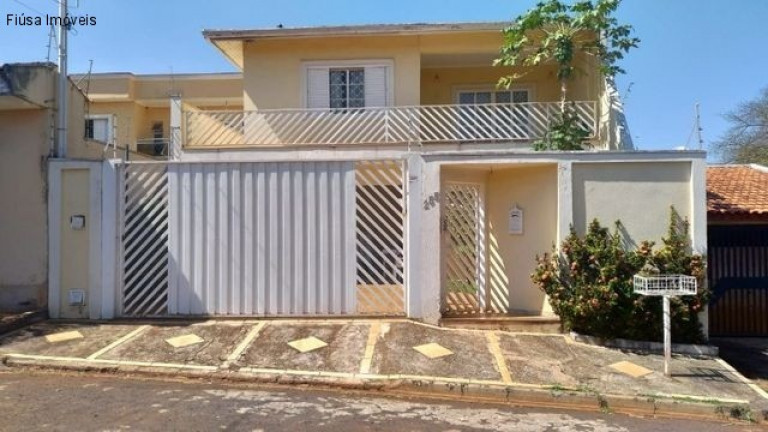 Sobrado com 3 Quartos à Venda,  em Planalto Verde - Ribeirão Preto