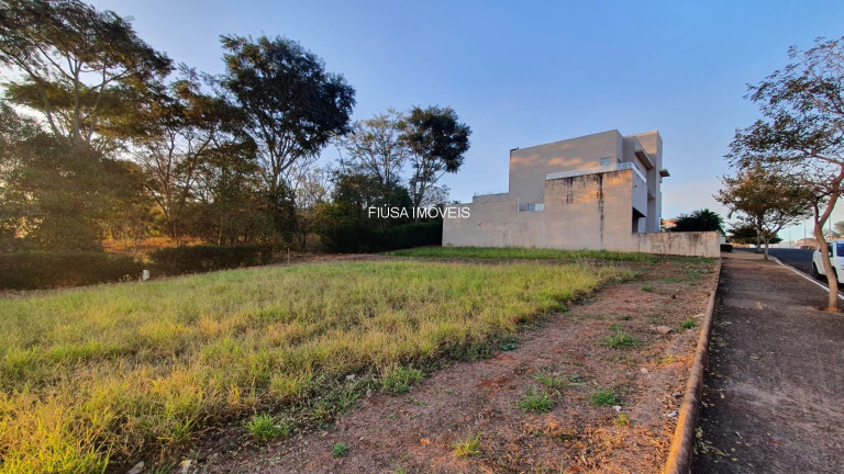 Imagem Terreno à Venda, 420 m² em Condomínio Residencial Vista Bella - Bonfim Paulista Imagem Terreno à Venda, 420 m² em Condomínio Residencial Vista Bella - Bonfim Paulista
