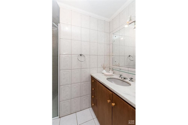 Imagem Imóvel com 2 Quartos à Venda, 82 m² em Menino Deus - Porto Alegre Imagem Imóvel com 2 Quartos à Venda, 82 m² em Menino Deus - Porto Alegre