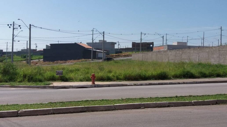 Terreno à Venda, 360 m² em Vila Areao - Taubaté