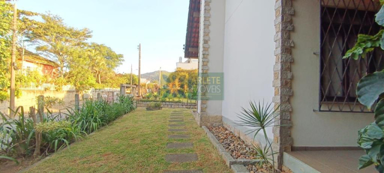 Imagem Casa com 3 Quartos à Venda, 180 m² em José Amândio - Bombinhas Imagem Casa com 3 Quartos à Venda, 180 m² em José Amândio - Bombinhas