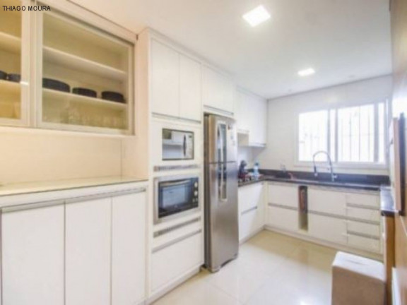 Imagem Sobrado com 3 Quartos à Venda, 147 m² em Jardim Itu - Porto Alegre Imagem Sobrado com 3 Quartos à Venda, 147 m² em Jardim Itu - Porto Alegre