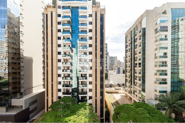 Imagem Apartamento com 2 Quartos à Venda, 60 m² em Moema - São Paulo