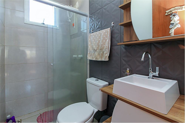 Imagem Casa com 2 Quartos à Venda, em Nonoai - Porto Alegre Imagem Casa com 2 Quartos à Venda, em Nonoai - Porto Alegre