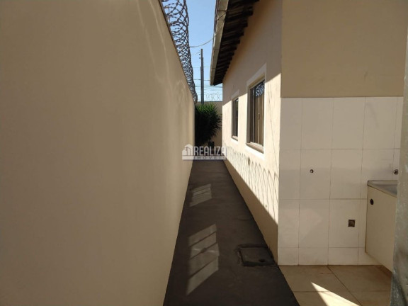 Imagem Casa com 2 Quartos à Venda, 200 m² em Jardim Espanha - Uberaba Imagem Casa com 2 Quartos à Venda, 200 m² em Jardim Espanha - Uberaba