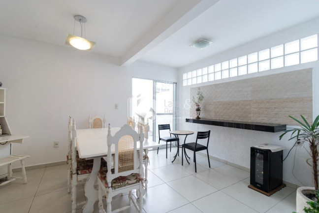 Imagem Casa com 4 Quartos à Venda, 150 m² em Cambuci - São Paulo Imagem Casa com 4 Quartos à Venda, 150 m² em Cambuci - São Paulo