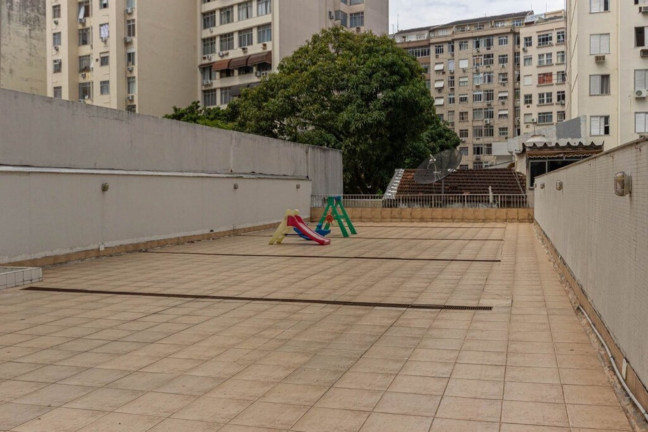 Imagem Imóvel com 2 Quartos à Venda, 120 m² em Copacabana - Rio De Janeiro Imagem Imóvel com 2 Quartos à Venda, 120 m² em Copacabana - Rio De Janeiro