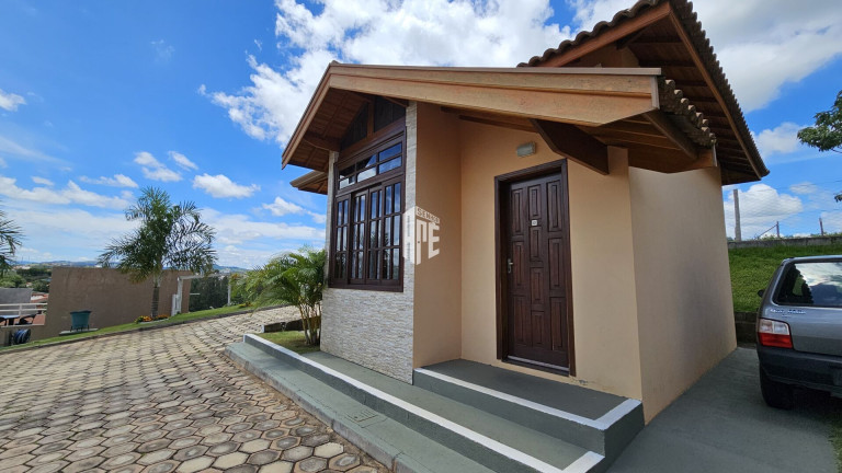 Imagem Imóvel com 6 Quartos à Venda, 2.600 m² em Centro - Monte Sião Imagem Imóvel com 6 Quartos à Venda, 2.600 m² em Centro - Monte Sião