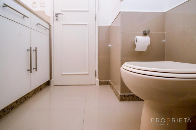 Imagem Apartamento com 2 Quartos à Venda,  em Humaitá - Rio De Janeiro