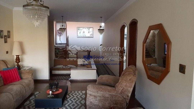 Imagem Sobrado com 3 Quartos à Venda, 398 m² em Vila Galvão - Guarulhos Imagem Sobrado com 3 Quartos à Venda, 398 m² em Vila Galvão - Guarulhos