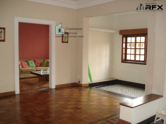 Casa com 4 Quartos à Venda, 490 m² em Ingá - Niterói