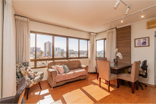Imagem Imóvel com 2 Quartos à Venda, 73 m² em Menino Deus - Porto Alegre Imagem Imóvel com 2 Quartos à Venda, 73 m² em Menino Deus - Porto Alegre